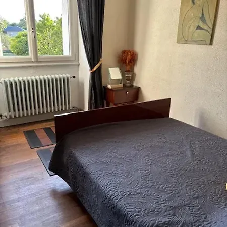 Maison Confortable Pres De Avec Jardin