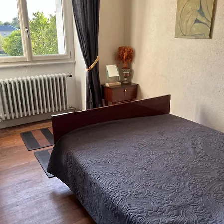 Maison Confortable Pres De Avec Jardin *